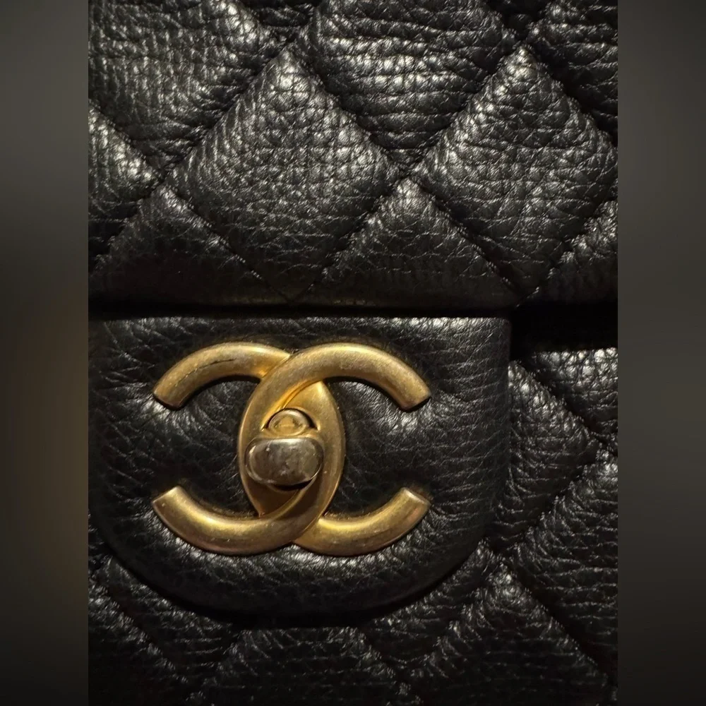 CHANEL QUILTED XXL TRAVEL FLACK  BLACK